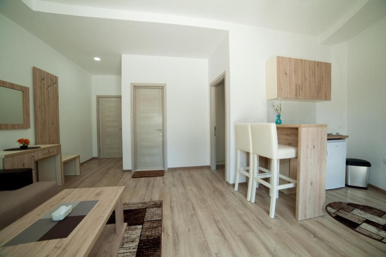 Demiri Apartments Улцинь Екстер'єр фото